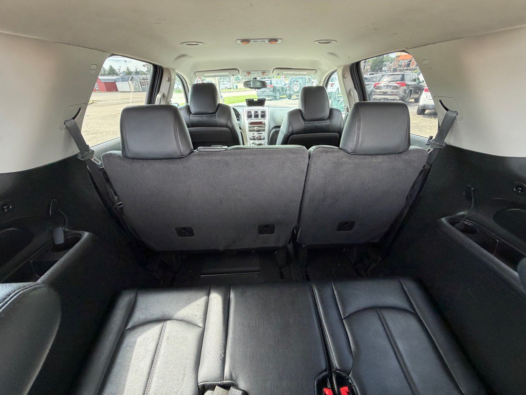 2010 GMC Acadia Image 19