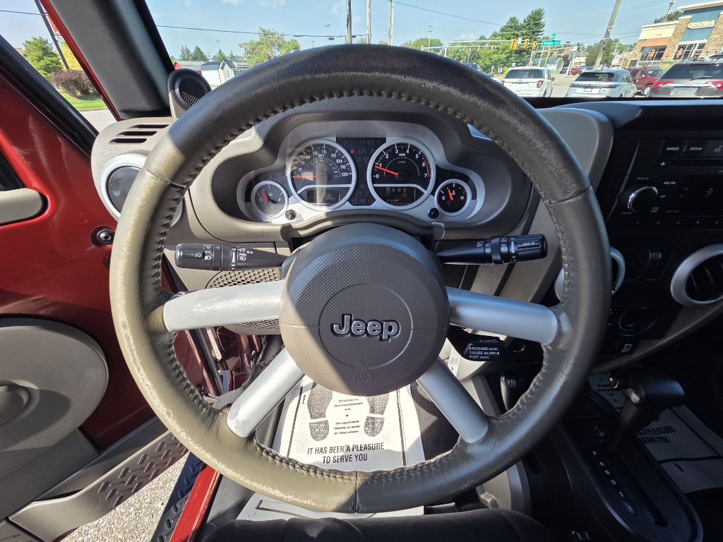 2010 Jeep Wrangler Image 11