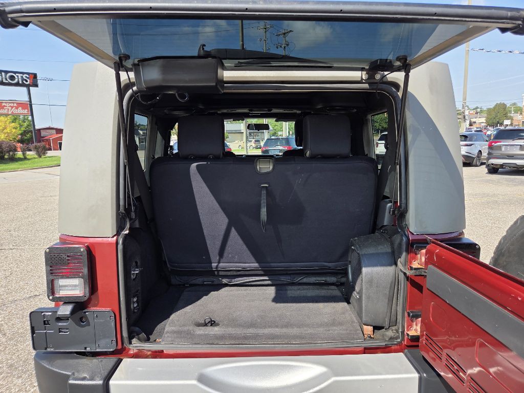 2010 Jeep Wrangler Image 14