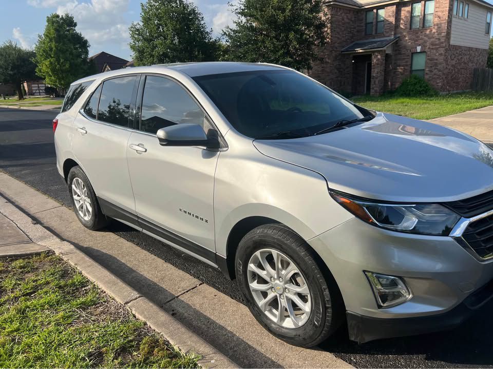 2018 Chevrolet Equinox Image 2
