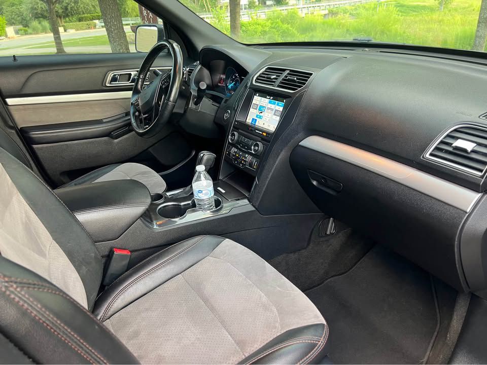 2017 Ford Explorer Image 11