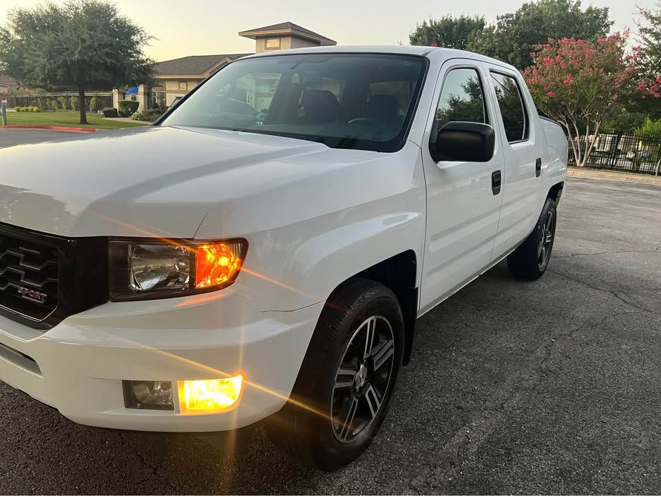 2014 Honda Ridgeline Image 6