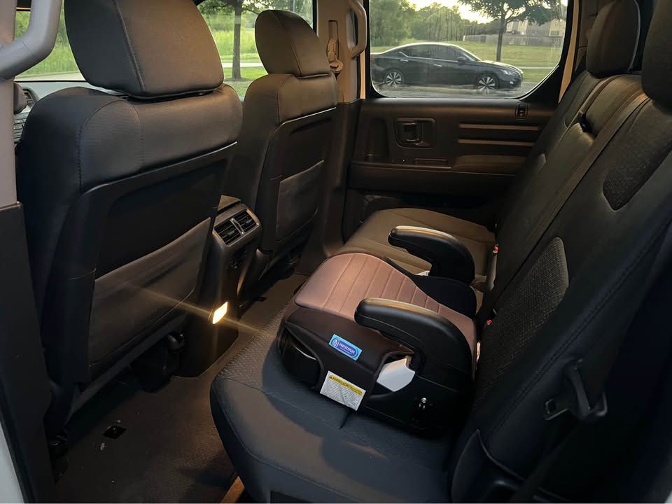 2014 Honda Ridgeline Image 8