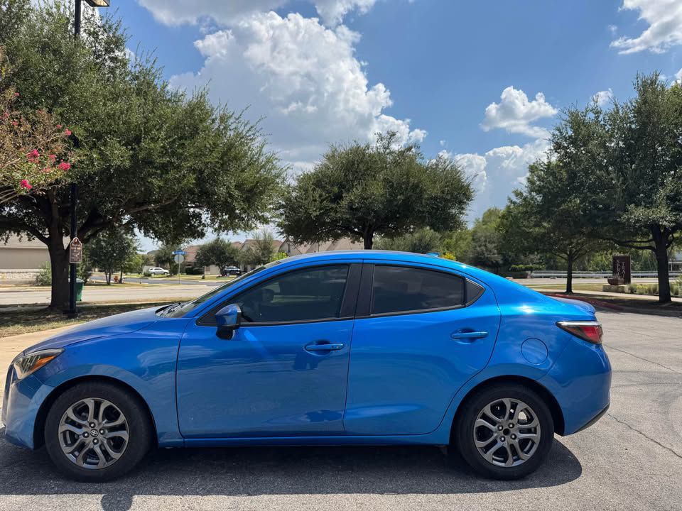 2019 Toyota Yaris Image 3