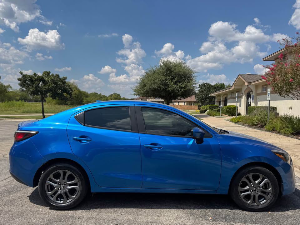 2019 Toyota Yaris Image 4