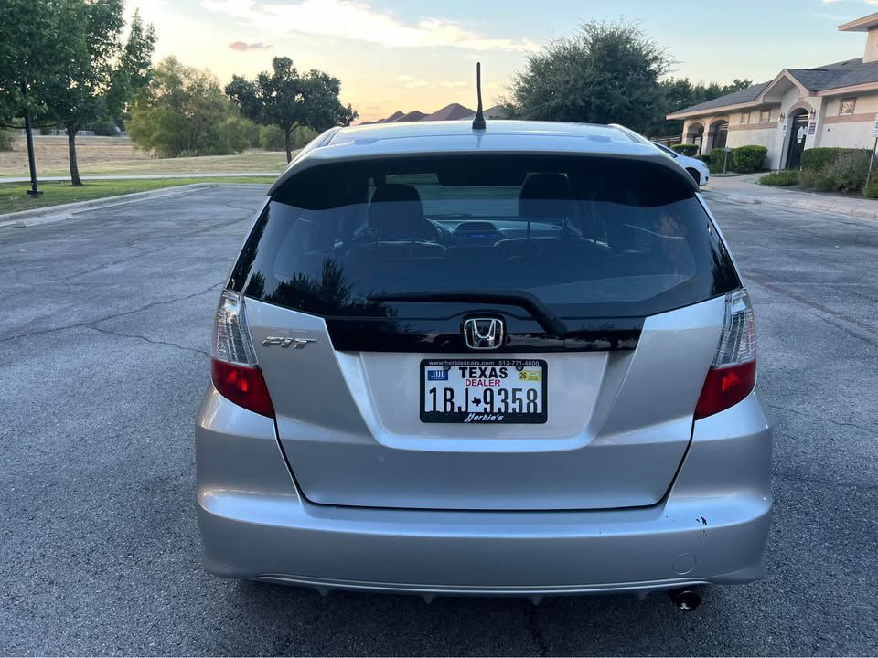 2011 Honda Fit Image 6