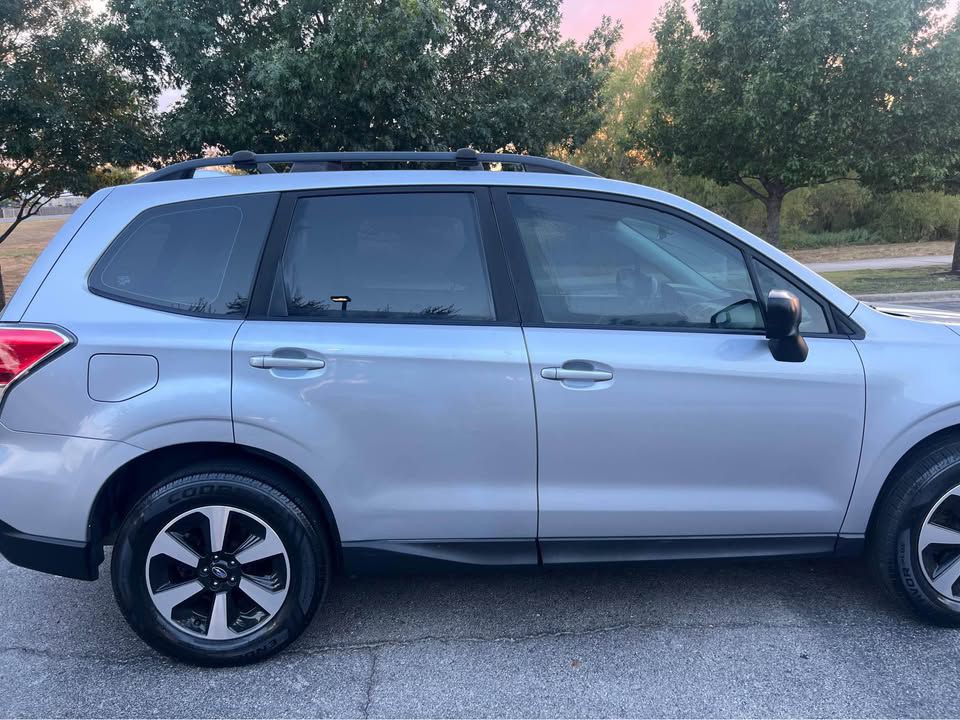 2017 Subaru Forester Image 3