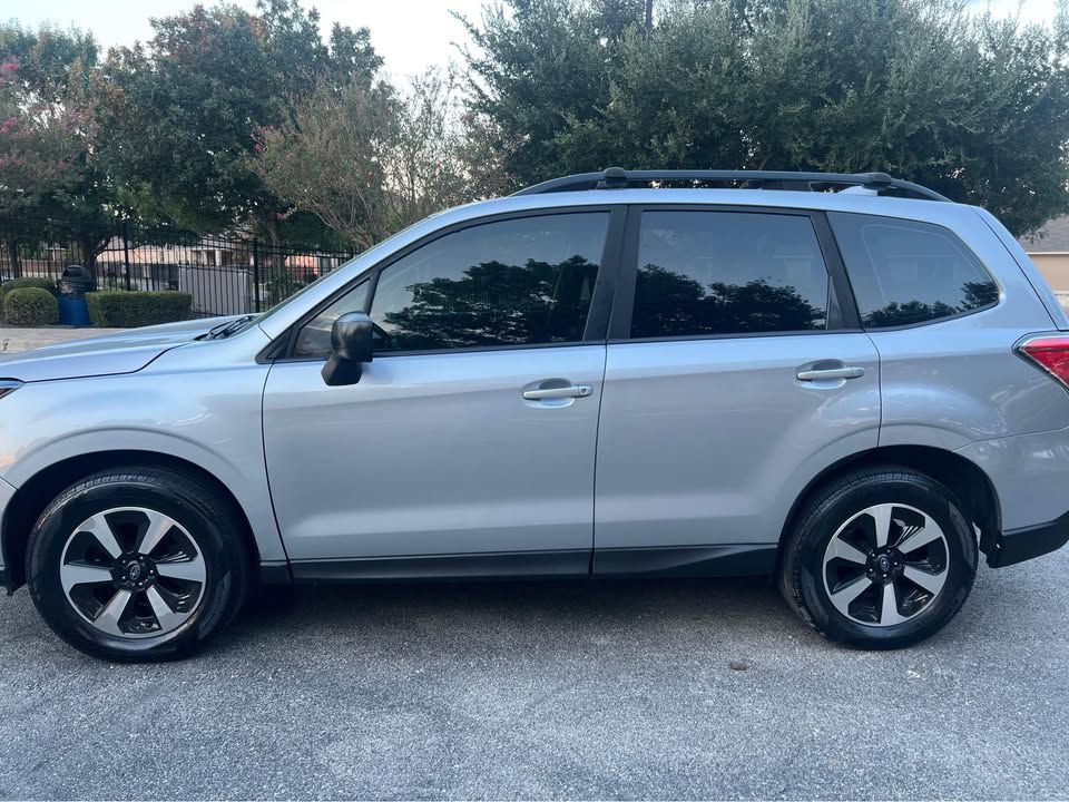 2017 Subaru Forester Image 5
