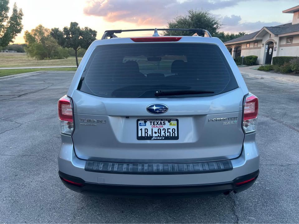 2017 Subaru Forester Image 9