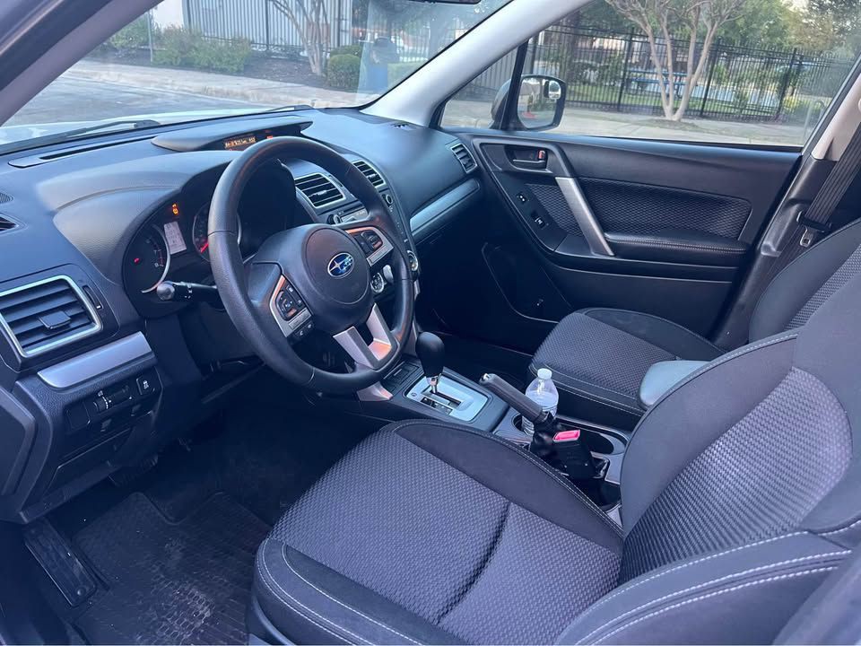 2017 Subaru Forester Image 11