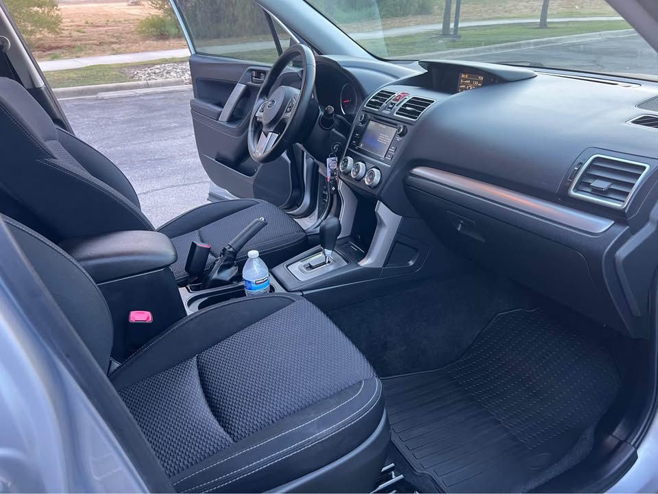 2017 Subaru Forester Image 12