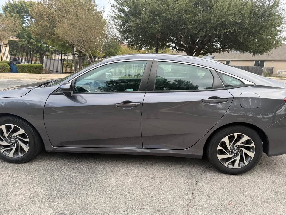 2018 Honda Civic Image 2