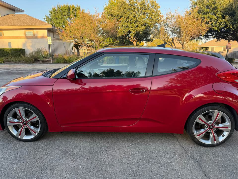 2013 Hyundai Veloster Image 3
