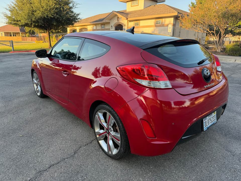 2013 Hyundai Veloster Image 5