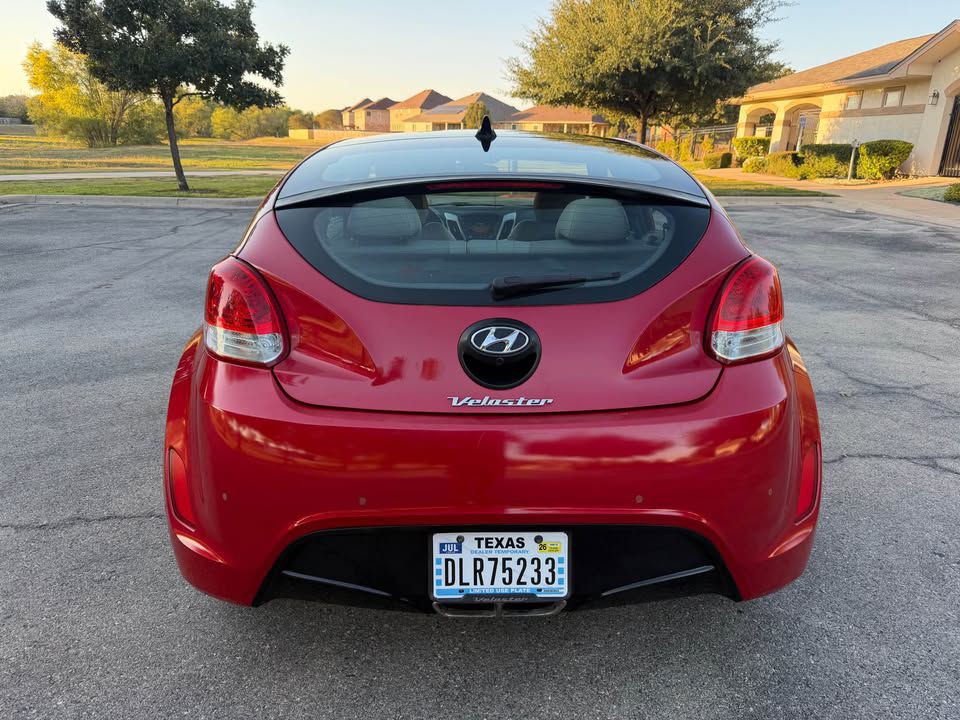 2013 Hyundai Veloster Image 6