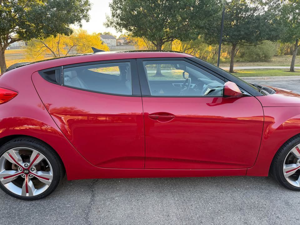 2013 Hyundai Veloster Image 7