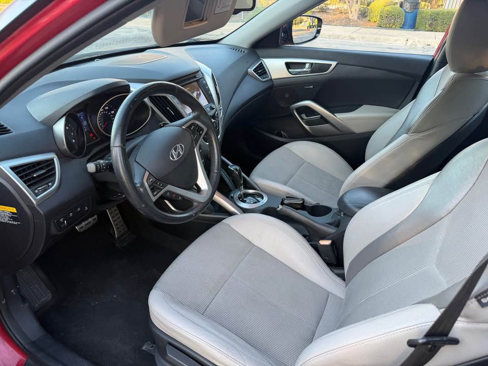 2013 Hyundai Veloster Image 9