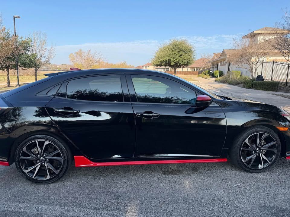 2018 Honda Civic Image 2