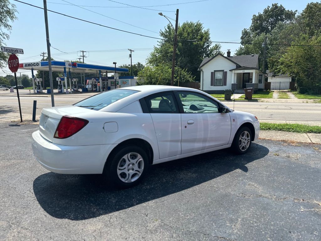 2004 Saturn ION Image 4