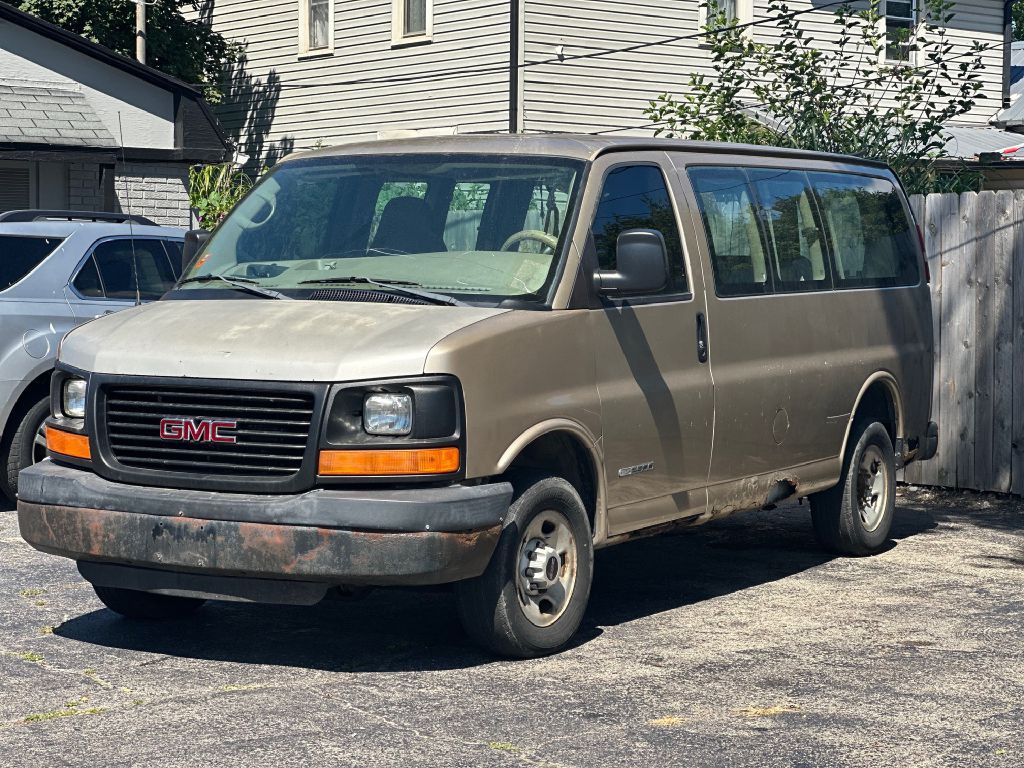 2005 GMC Savana Image 3