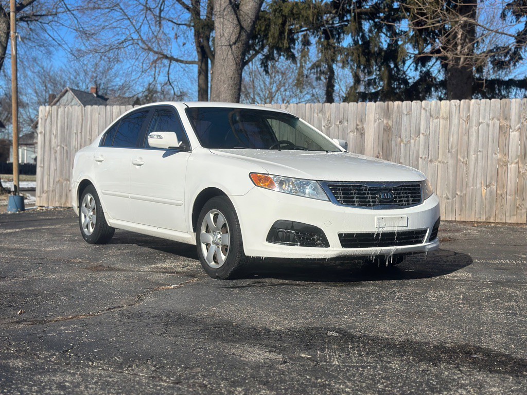 2010 Kia Optima Image 1