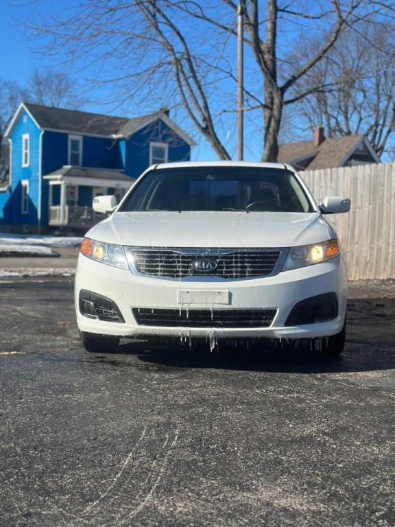 2010 Kia Optima Image 2