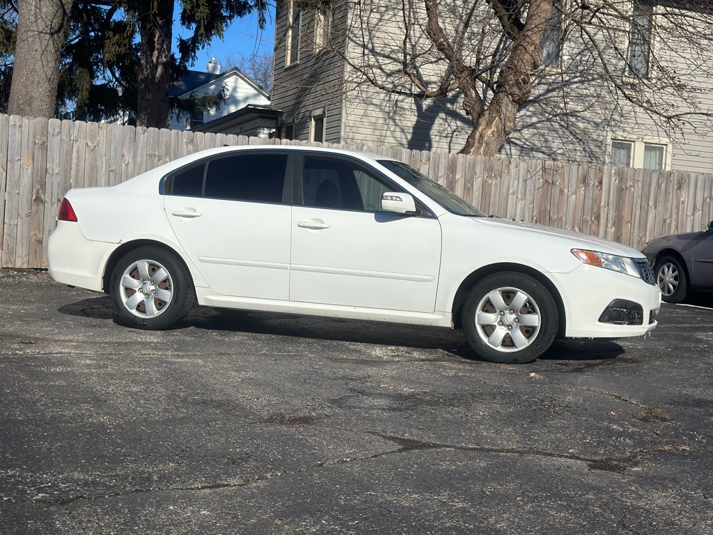 2010 Kia Optima Image 4