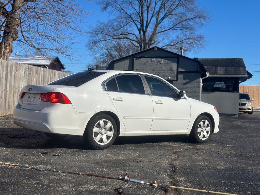 2010 Kia Optima Image 5