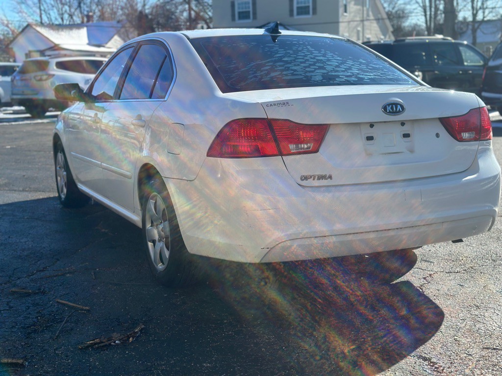 2010 Kia Optima Image 7