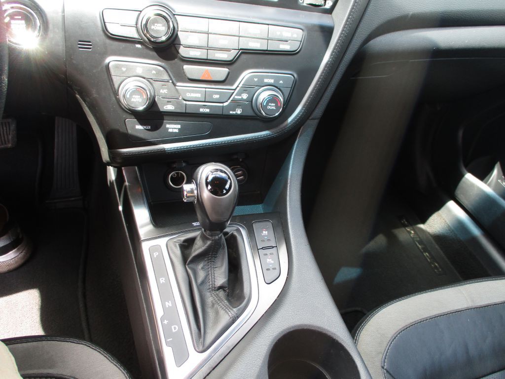 2012 Kia Optima Image 9