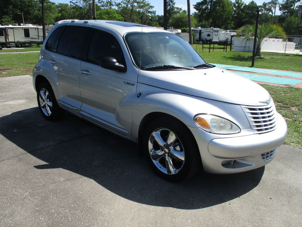 2005 Chrysler PT Cruiser Image 2