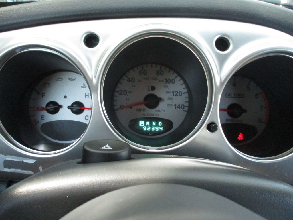 2005 Chrysler PT Cruiser Image 9