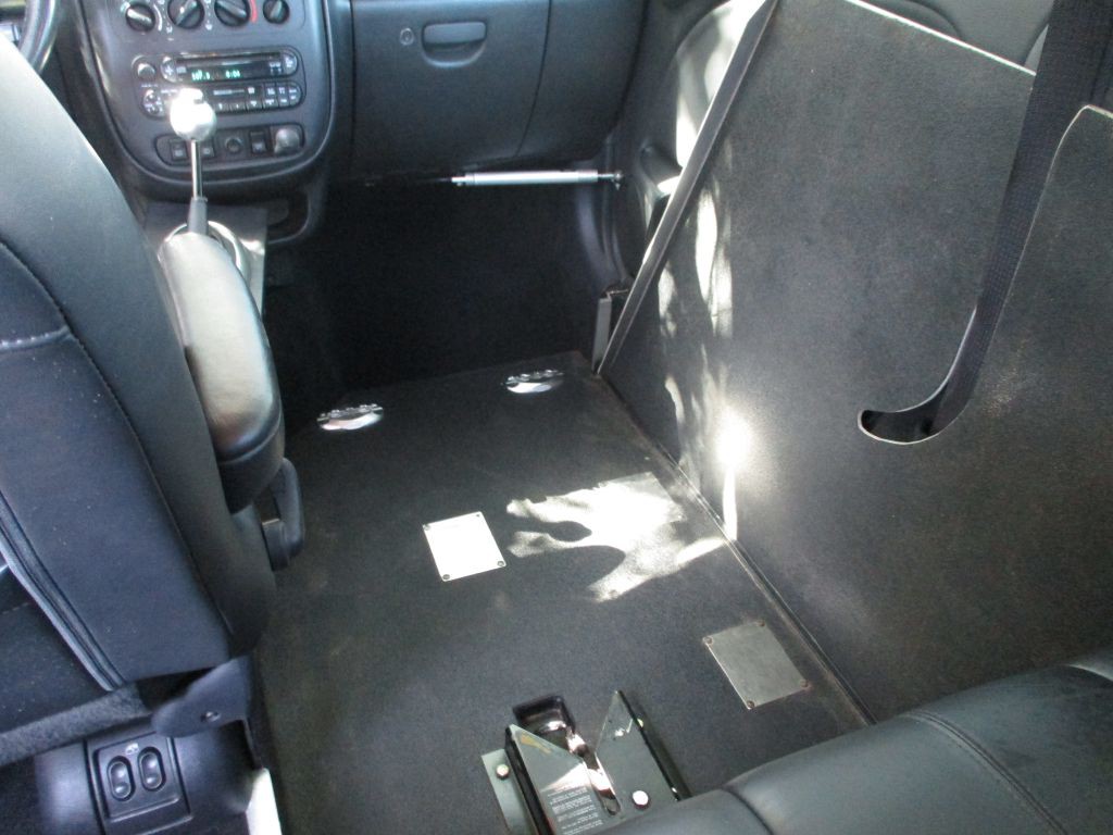 2005 Chrysler PT Cruiser Image 18