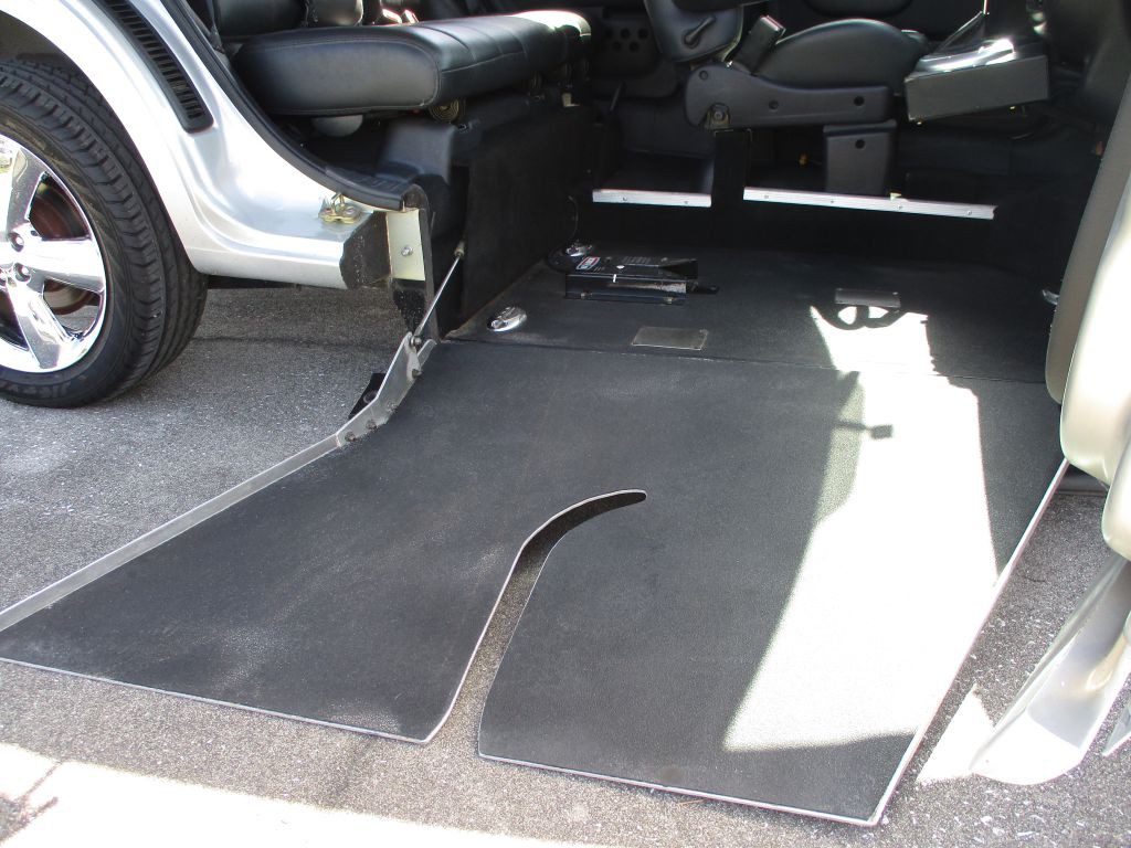 2005 Chrysler PT Cruiser Image 20