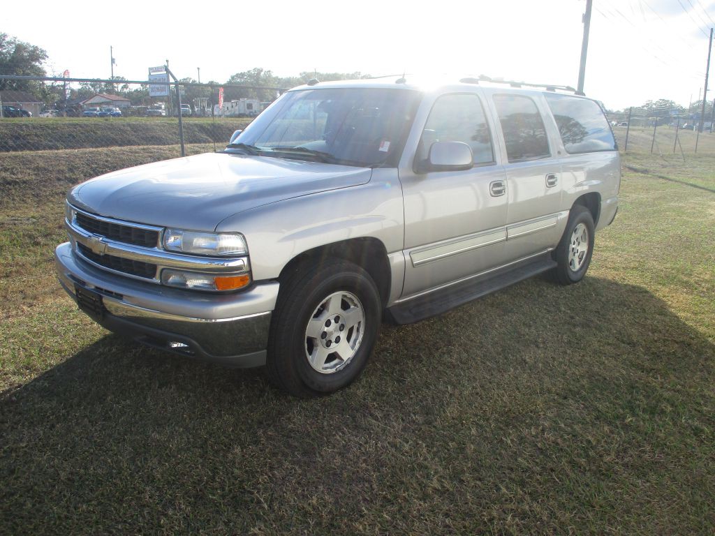 2004 Chevrolet Suburban Image 3