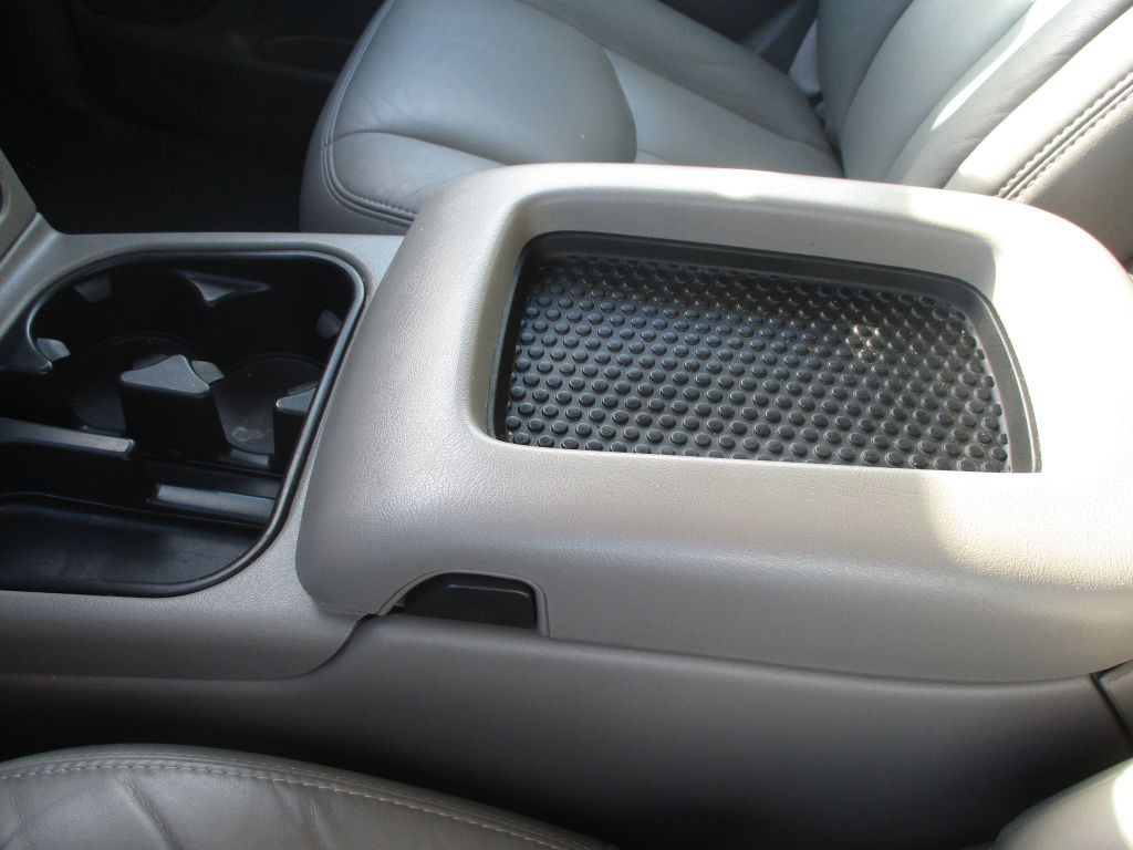 2004 Chevrolet Suburban Image 15