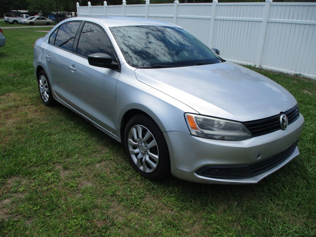 2013 Volkswagen Jetta Image 1