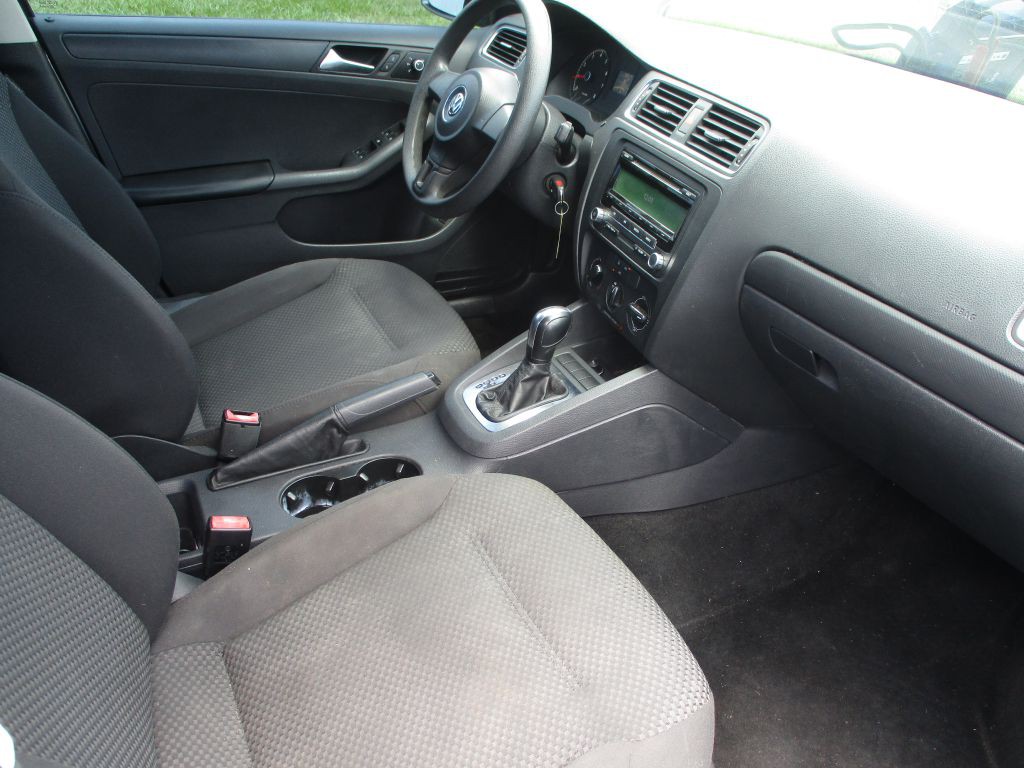 2013 Volkswagen Jetta Image 8