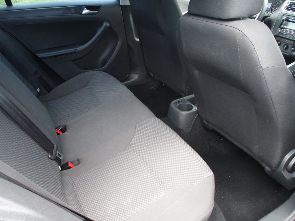 2013 Volkswagen Jetta Image 11