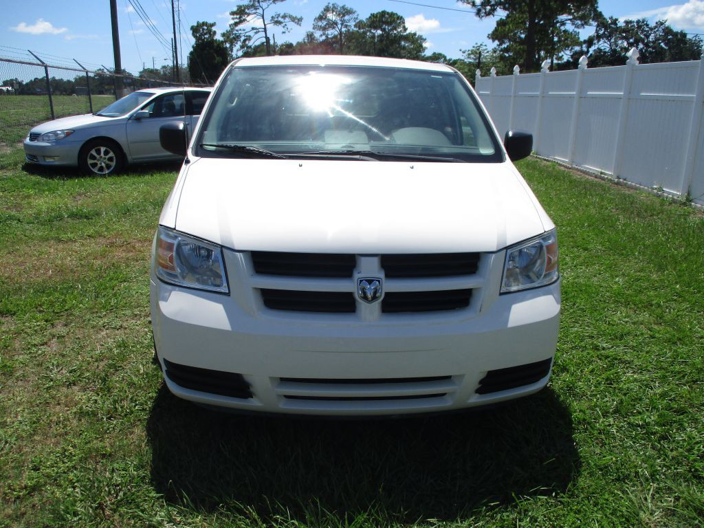 2009 Dodge Grand Caravan Image 2