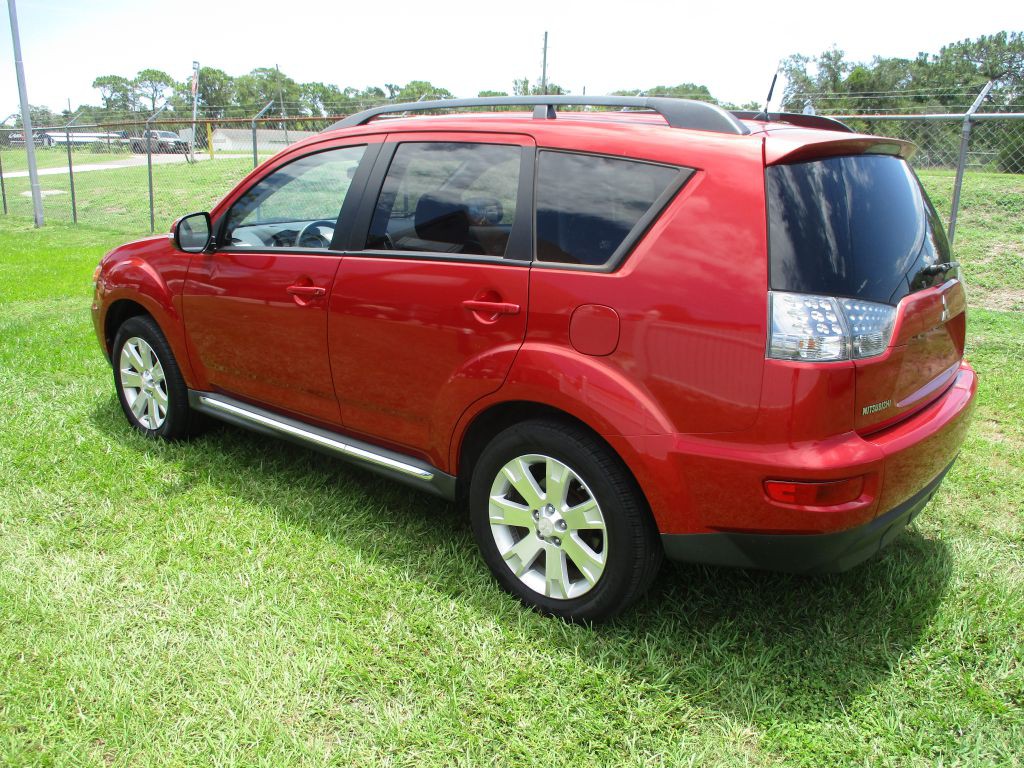 2011 Mitsubishi Outlander Image 5
