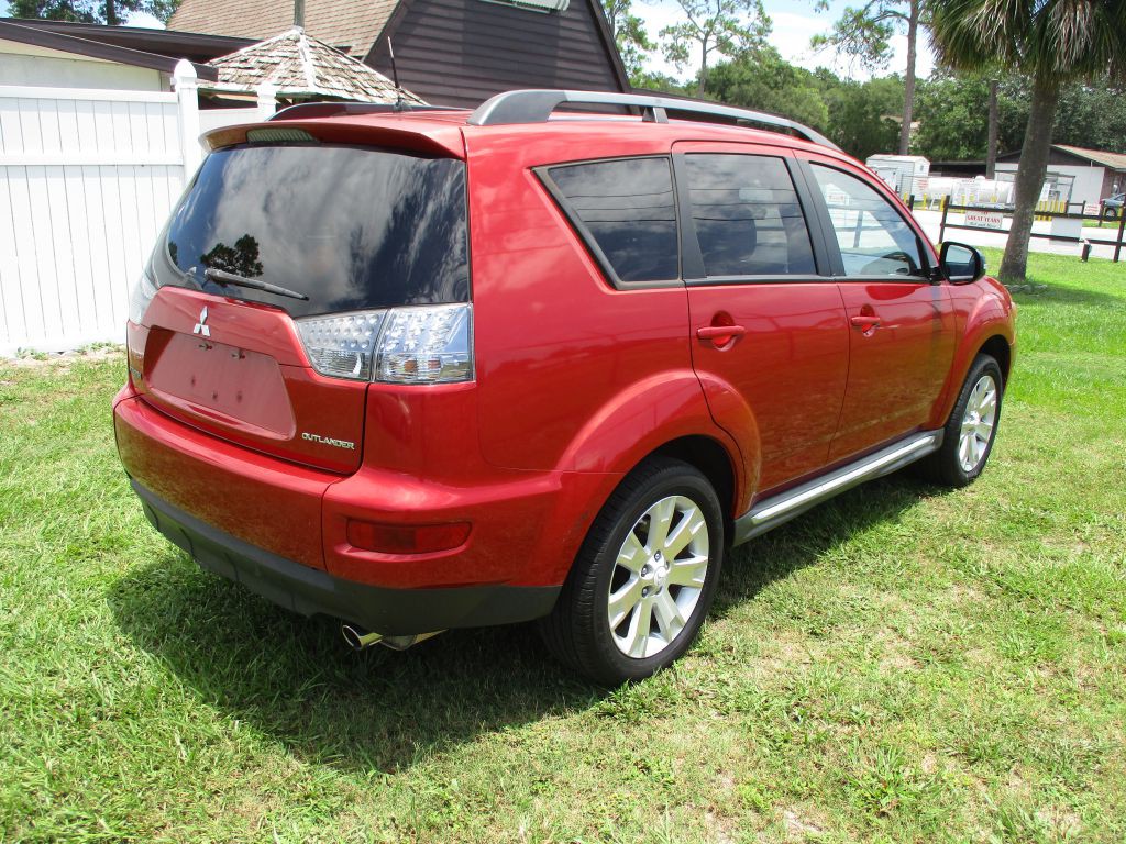 2011 Mitsubishi Outlander Image 6