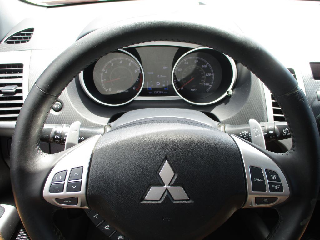 2011 Mitsubishi Outlander Image 7