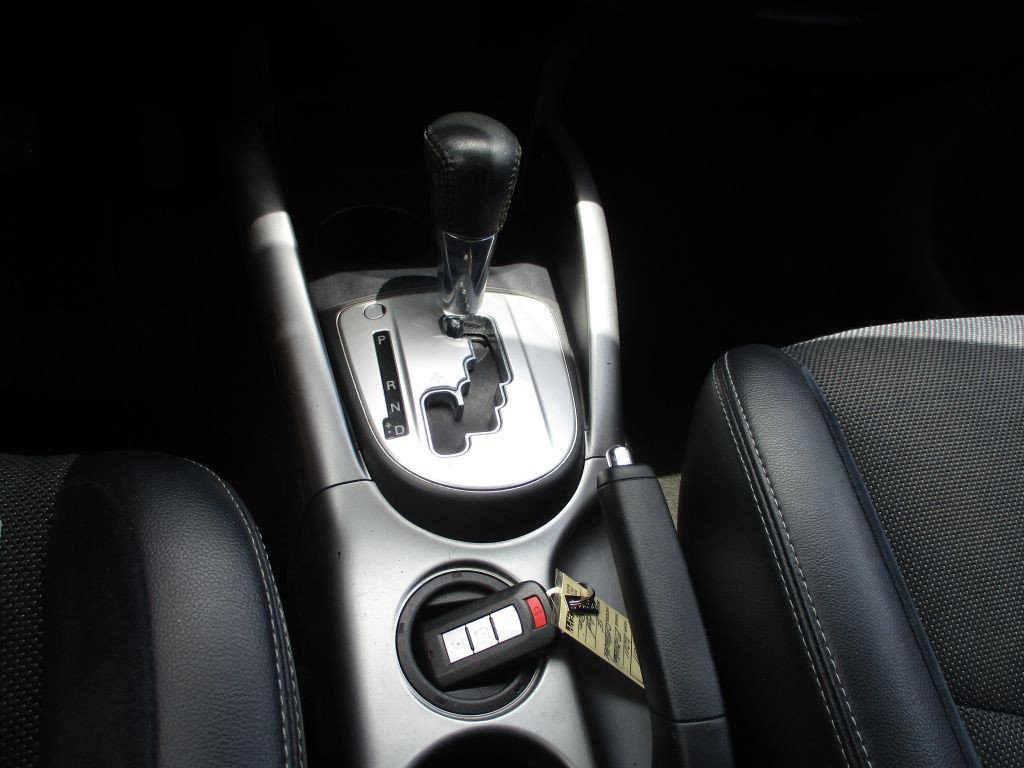 2011 Mitsubishi Outlander Image 9