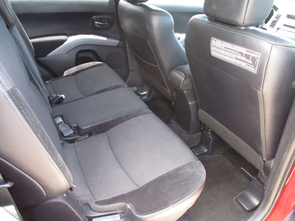 2011 Mitsubishi Outlander Image 18