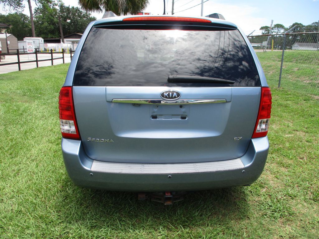 2011 Kia Sedona Image 4