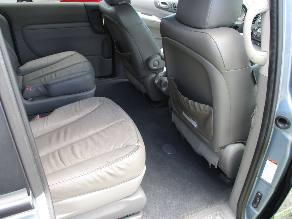 2011 Kia Sedona Image 15