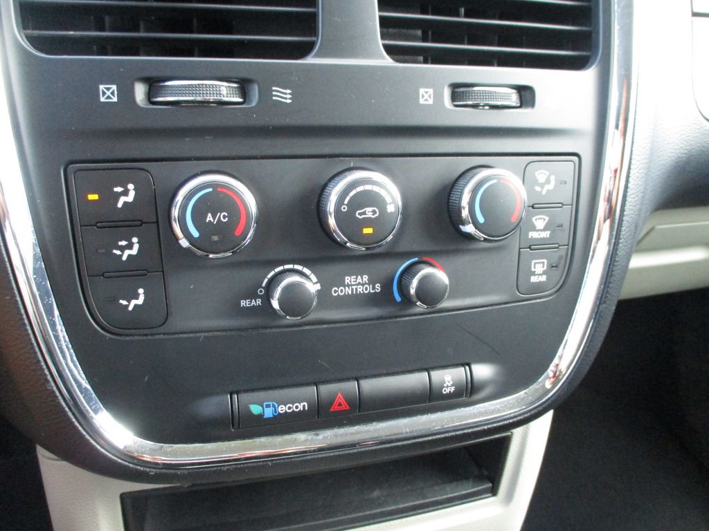 2013 Dodge Grand Caravan Image 11