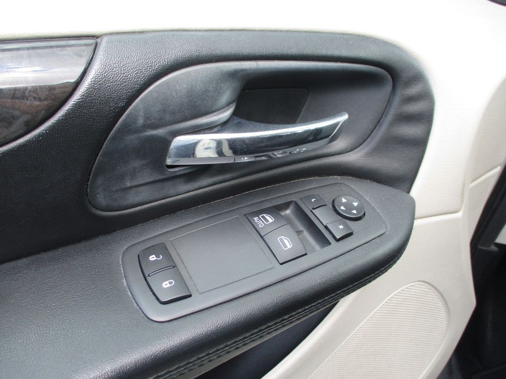 2013 Dodge Grand Caravan Image 13