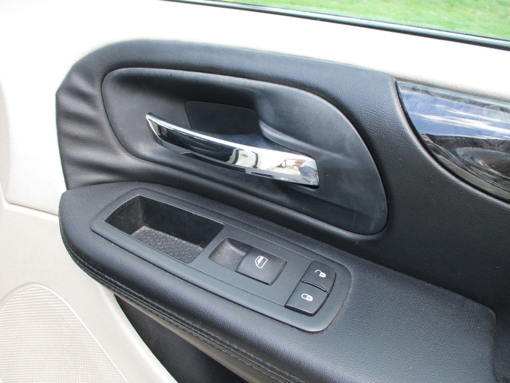 2013 Dodge Grand Caravan Image 14